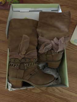 New in box! Toddler girls size 8 meg brown tan boots zipper chain rhinestone