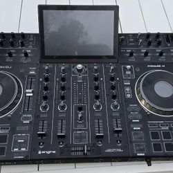DJ Deck 
Denon DJ Prime 4-deck Standalone DJ System
Protective Cover 
$1300
New never been used 

4-deck standalone DJ controller for computer-free DJ