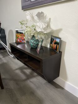 Floating Table ... Real Wood 🪵  Very Good Conditions 