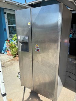 Fridge works great /ice/water$50