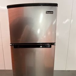 Magic Chef 4.5 cu. ft. 2 Door Mini Fridge in Stainless