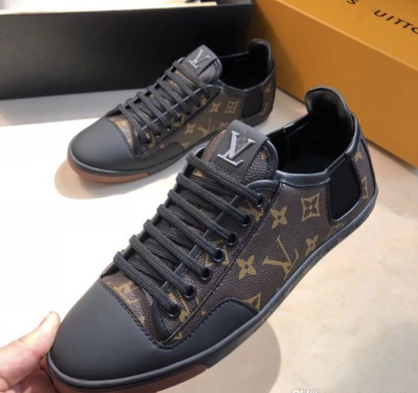 2019 Louis Vuitton shoes for Sale in Hialeah, FL - OfferUp