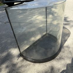 Fish tank: rimless, curved-front