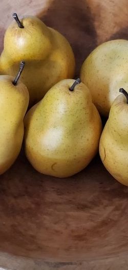Lot Of Artificial Pears Decor