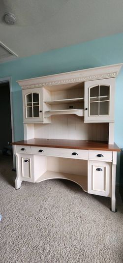 Desk with hutch