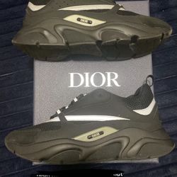 Black Dior B22