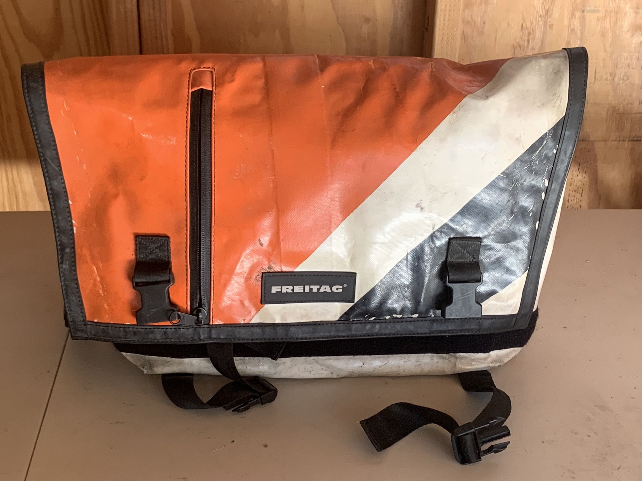 Freitag Messenger Bag for Sale in Los Angeles, CA - OfferUp Freitag Messenger Bag for Sale in Los Angeles, CA - OfferUp
