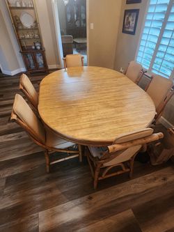 Extendable Wood Dining Table with Leaf & 6 Chairs