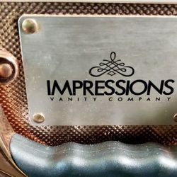 Impressions Vanity Rolling Makeup Case with Lights and mirror 