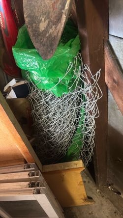 Big roll of chain linked fence NEED GONE ASAP