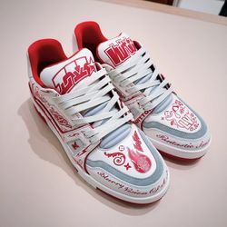 Louis Vuitton T.  Size 11