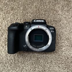 Canon R10 Mirrorless + Accessories 