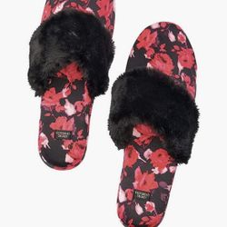VICTORIA'S SECRET SLIPPERS SZ 7
