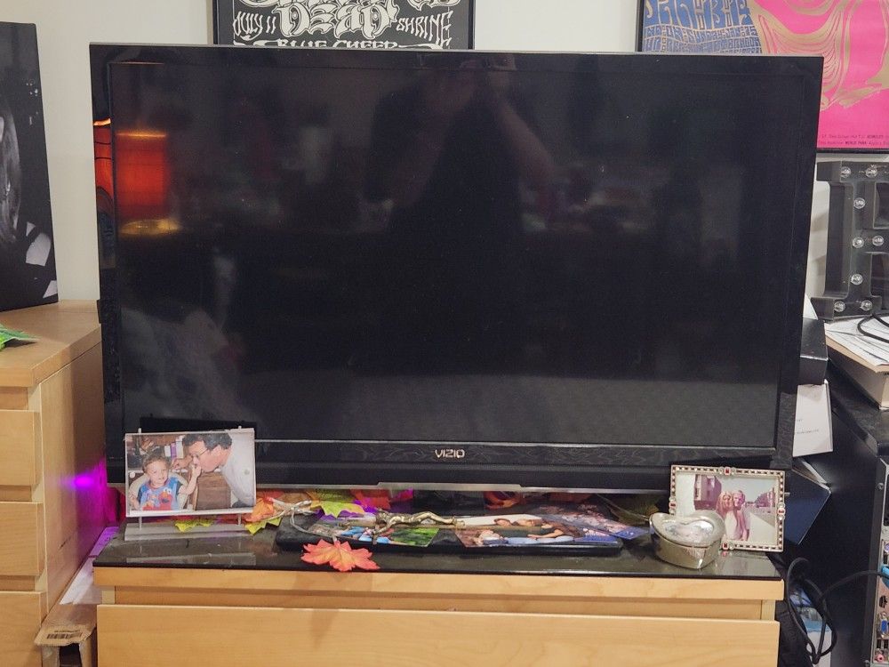 42" Vizio TV With Amazon Fire Stick