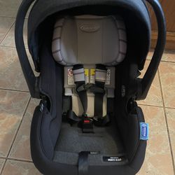 Graco Snugfit 35 Dlx
