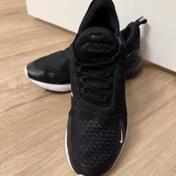 Nike Men’s Air Max 270 Size 11, Black