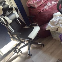 Gaming chair 