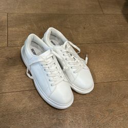 Berness White Women’s platform sneaker In Size 9 