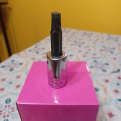 SNAP-ON  1/2 INCH DRIVE  10MM  12POINT  SPLINE SOCKET 