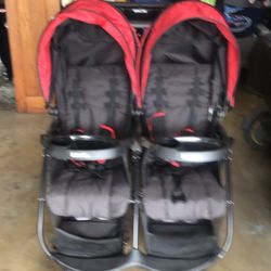 In Excellent Condition Kolcraft Foldable Double Stroller  Light Weight  Used Ones 