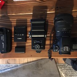 Canon EOS 7D SLR camera with extras