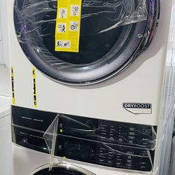 NEW Electrolux Washer/Dryer Stackable 