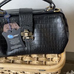 Amerileather Genuine Leather Black Purse – Brand New w/ Tags