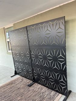 2 decorative metal room divider/ privacy screens