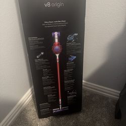 Dyson v8 origin cordless vacuum