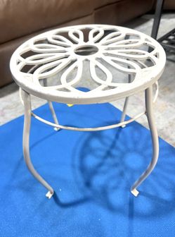 White metal Plant Stand