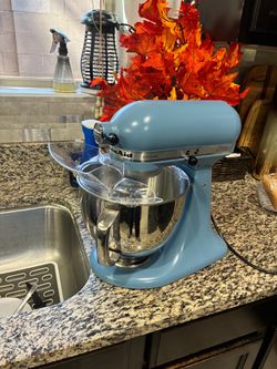 KitchenAid Artisan Stand Mixer - Matte Blue