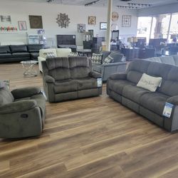 3pc Reclining Sofa Set In Brown 