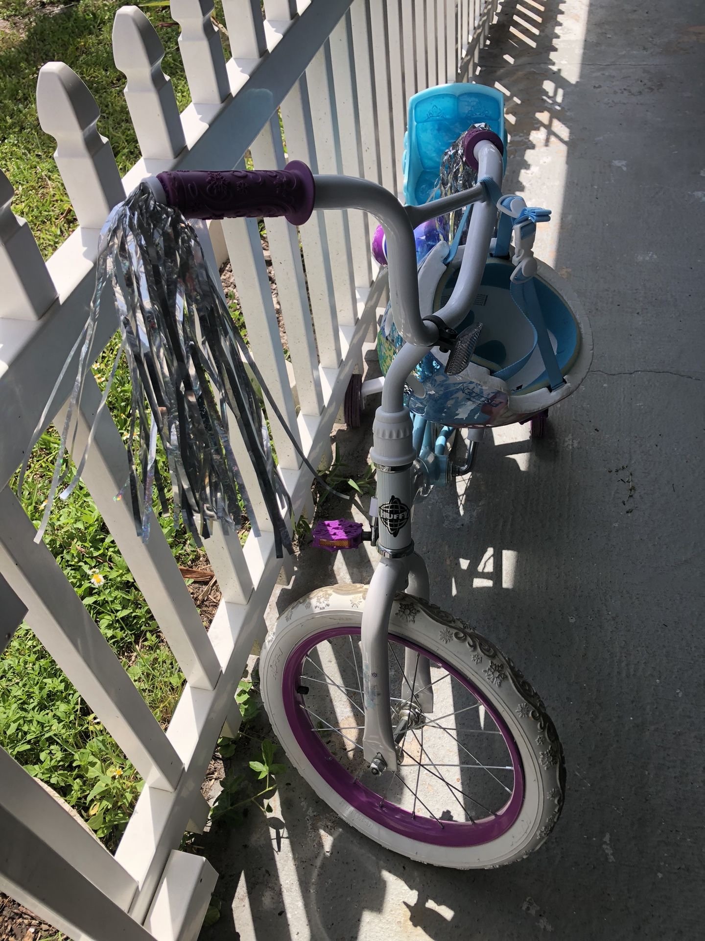 21" Tall Frozen Girls Bike