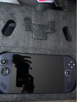 Legion Go S 8" 120Hz Gaming Handheld - AMD Ryzen Z1 Extreme - SteamOS - 32GB with 1TB SSD