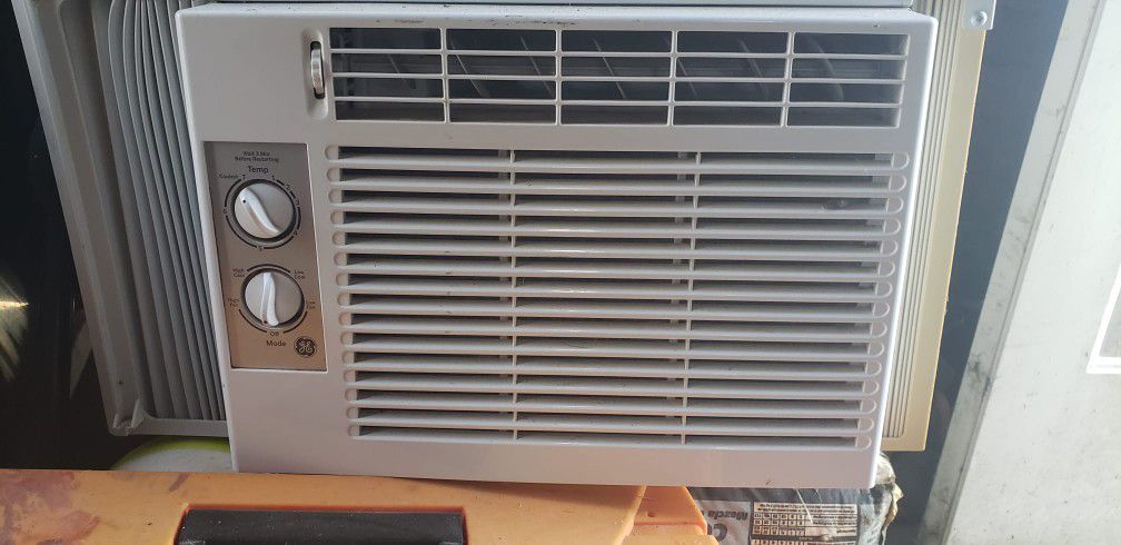 AC Air Condition Conditioner 5000 BTU Works Great
