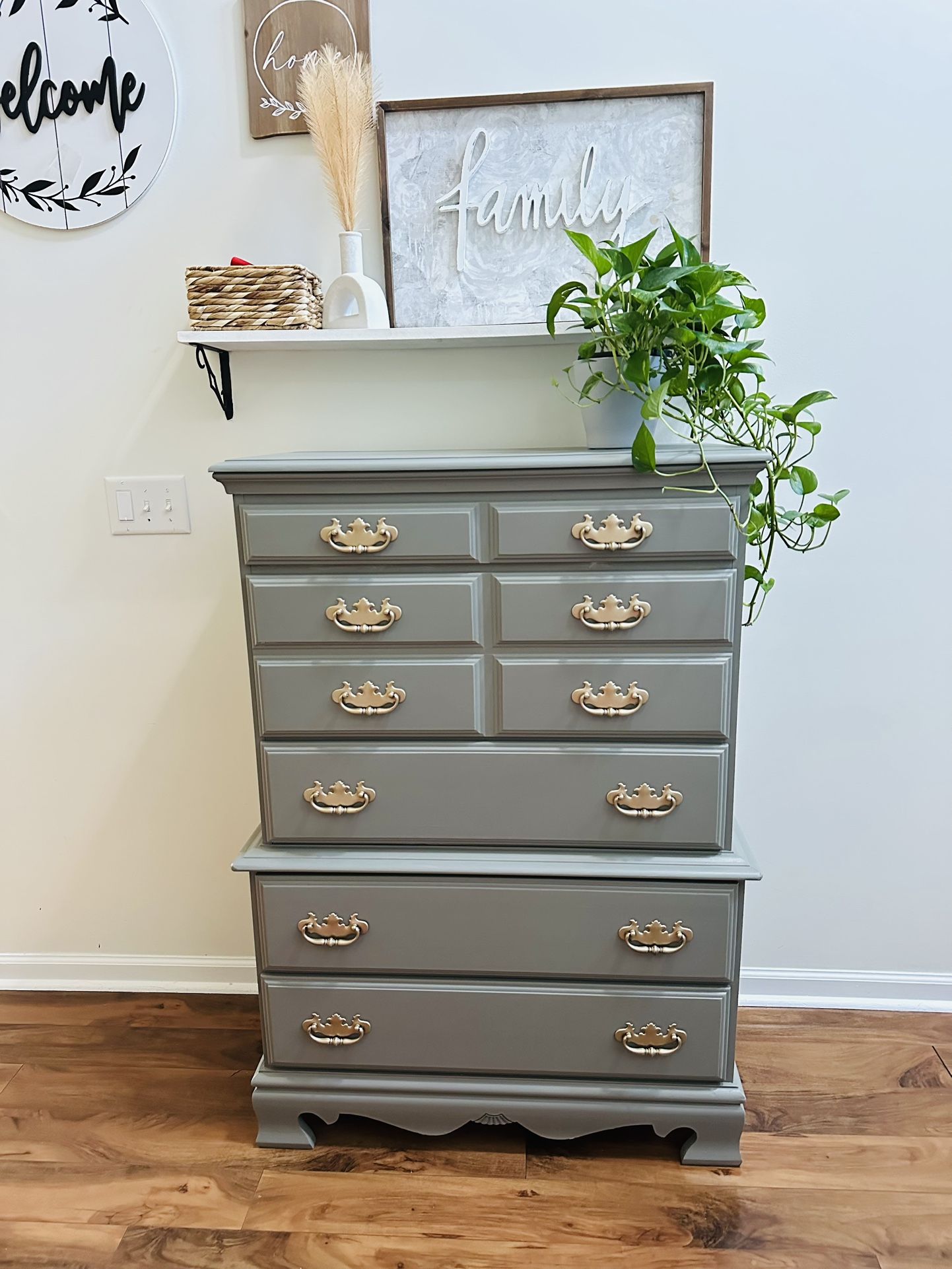 solid wood dresser🌟