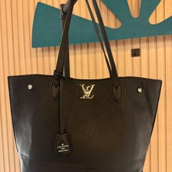 Louis Vuitton Black Pebbled Leather Tote Bag - Made in France - Elegant Shoulder Purse