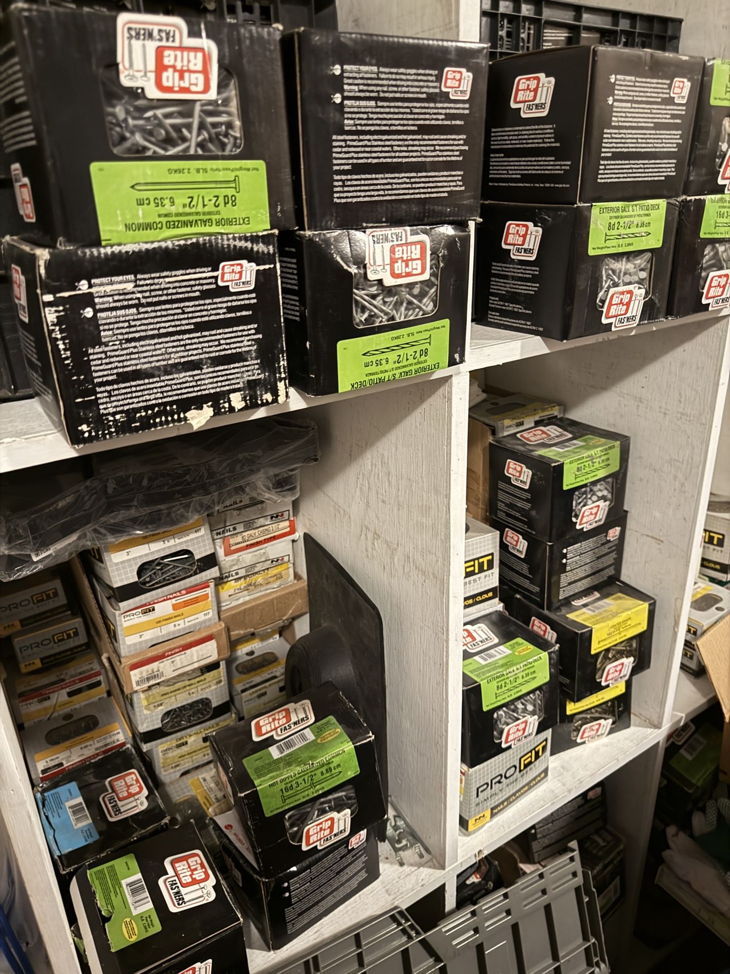 stock of all types of construction nails