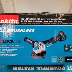 Makita

18V LXT Brushless Cordless 4-1/2 in./5 in. Paddle Switch, X-LOCK, Angle Grinder,
