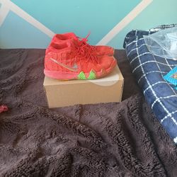 Kyrie 4 lucky charms 