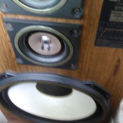 Fisher 3way Speakers