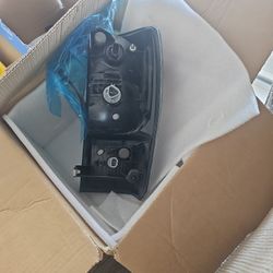 LEFT REAR TAIL LIGHT 2016-2023 Toyota Tacoma Trucks