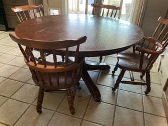 60” Round Dining Room Table with Chairs