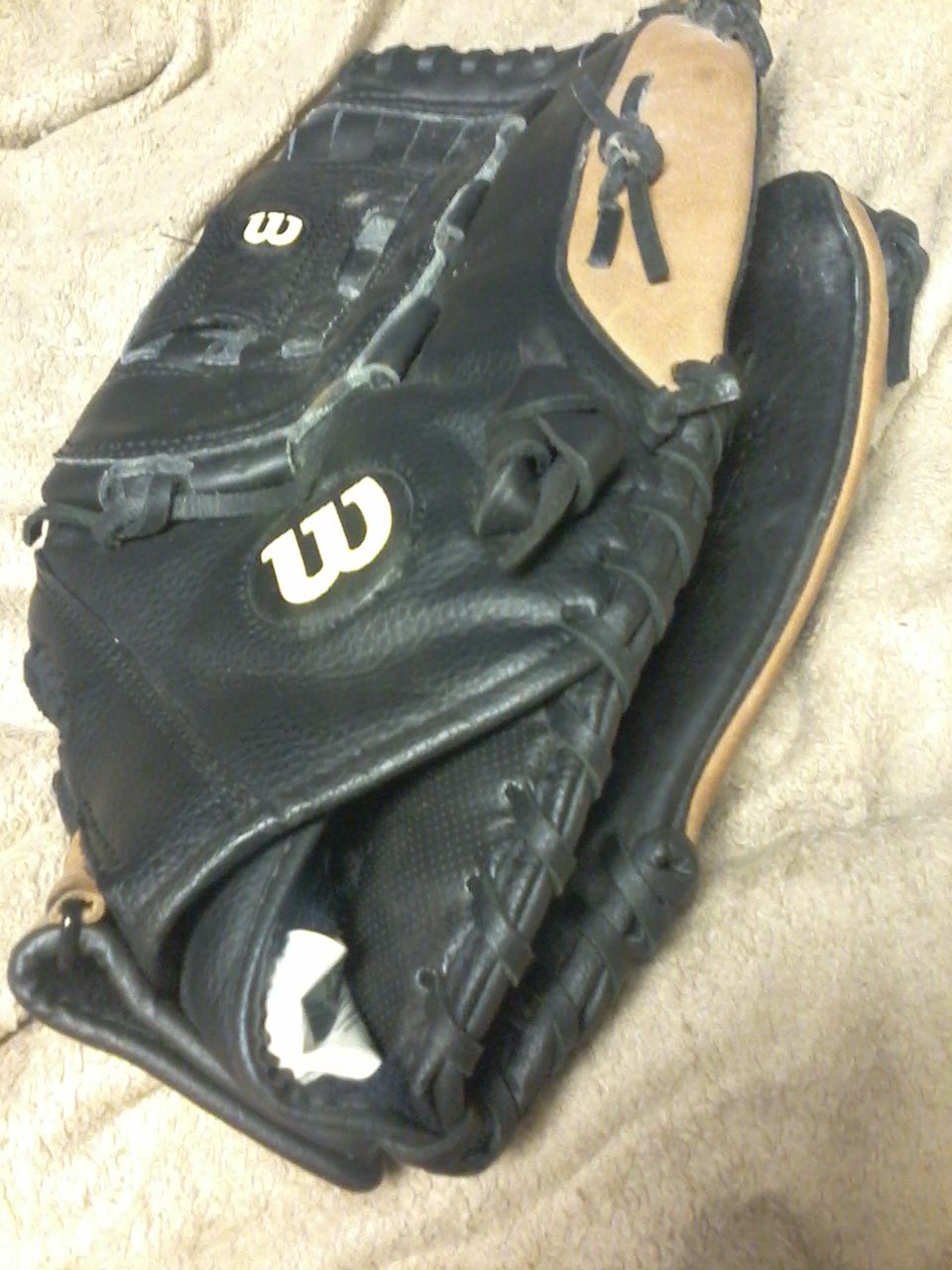 `Wilson' genuine Leather softball/baseball glove