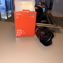 Lent Sony 35 mm f1.8 E-mount APS-C