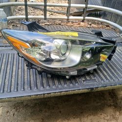 2013-2014   Mazda Cx-5   Right Headlight Assembly  Was $225 Now $200
