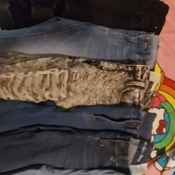 Lot Of 8 Pairs Of Jeans 