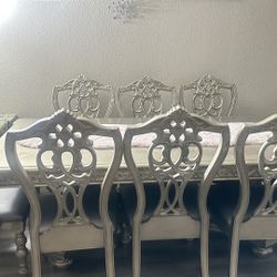 DINING TABLE FOR SALE
