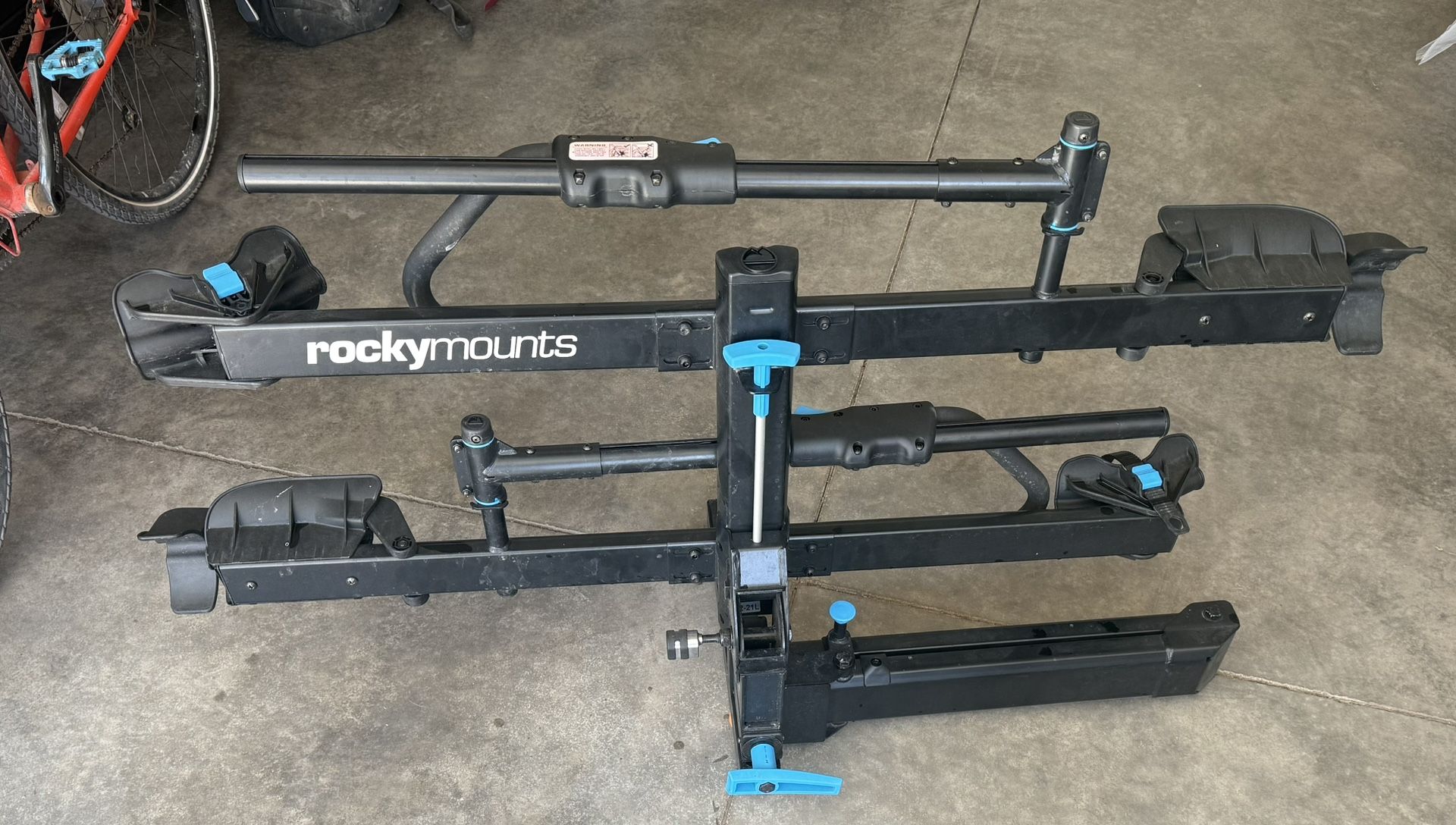 ROCKYMOUNTS BACKSTAGE SWING AWAY PLATFORM BIKE RACK
