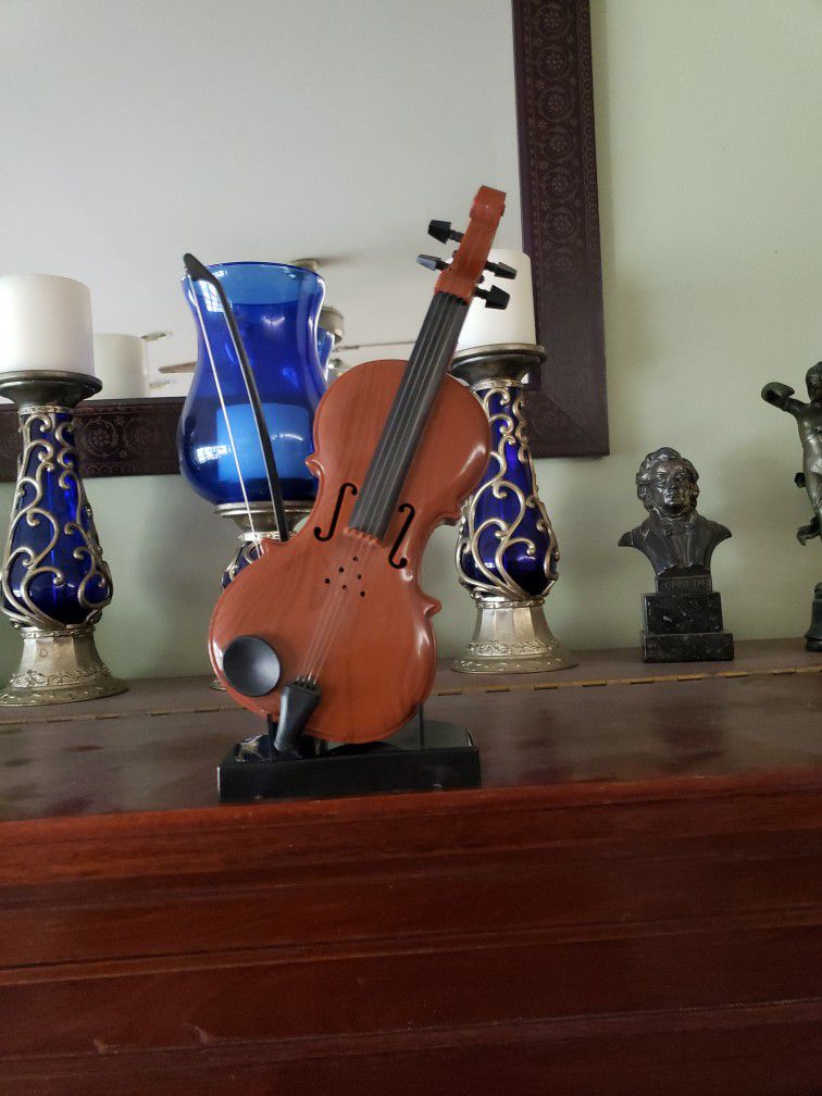 Musical Violin Miniature